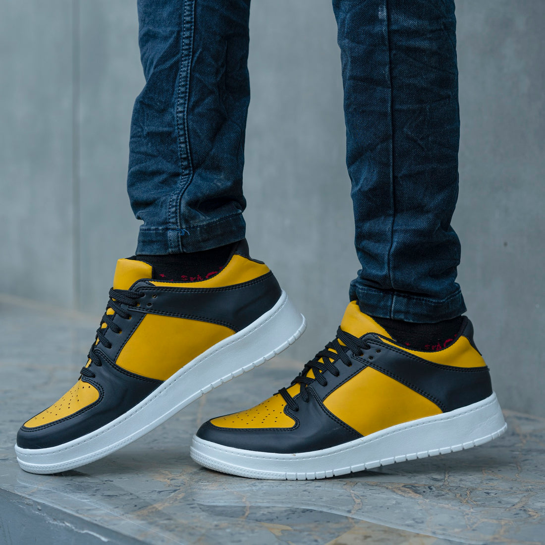 Saturn Laceup Sneakers - Yellow